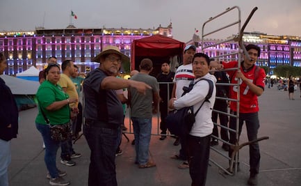 Dividen con vallas plantón y Marea Rosa en Zócalo; CNTE amaga con protesta este domingo