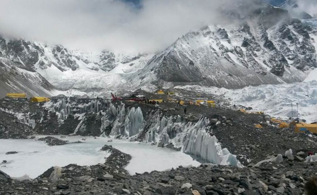 Tras el fuerte sismo de 7.8 grados que sacudió a Nepal la semana pasada, el Monte Everest, ubicada en la frontera con China, se encogió (Foto: Reuters/Archivo)