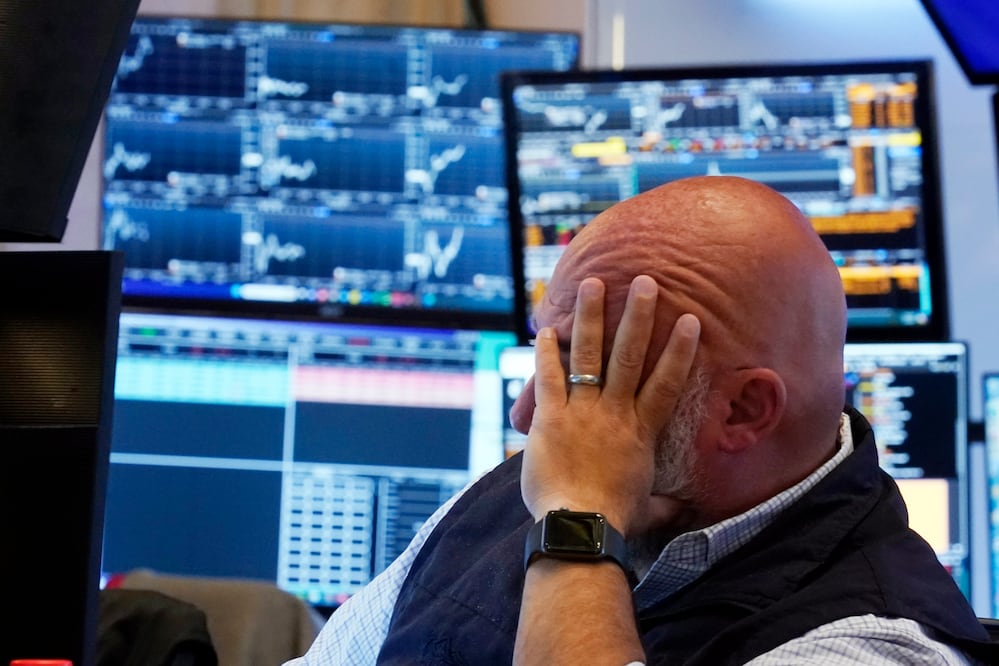 Pánico en Wall Street: Dow Jones sufre su peor caída desde 2022. (AP Photo/Richard Drew)