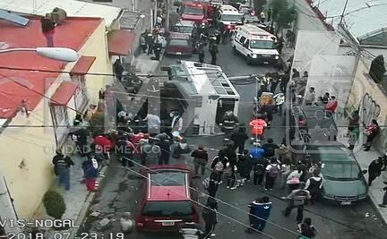 Volcadura de microbús en Iztapalapa deja 17 heridos