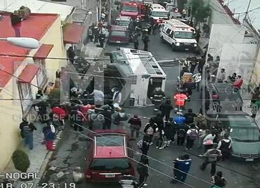 Volcadura de microbús en Iztapalapa deja 17 heridos