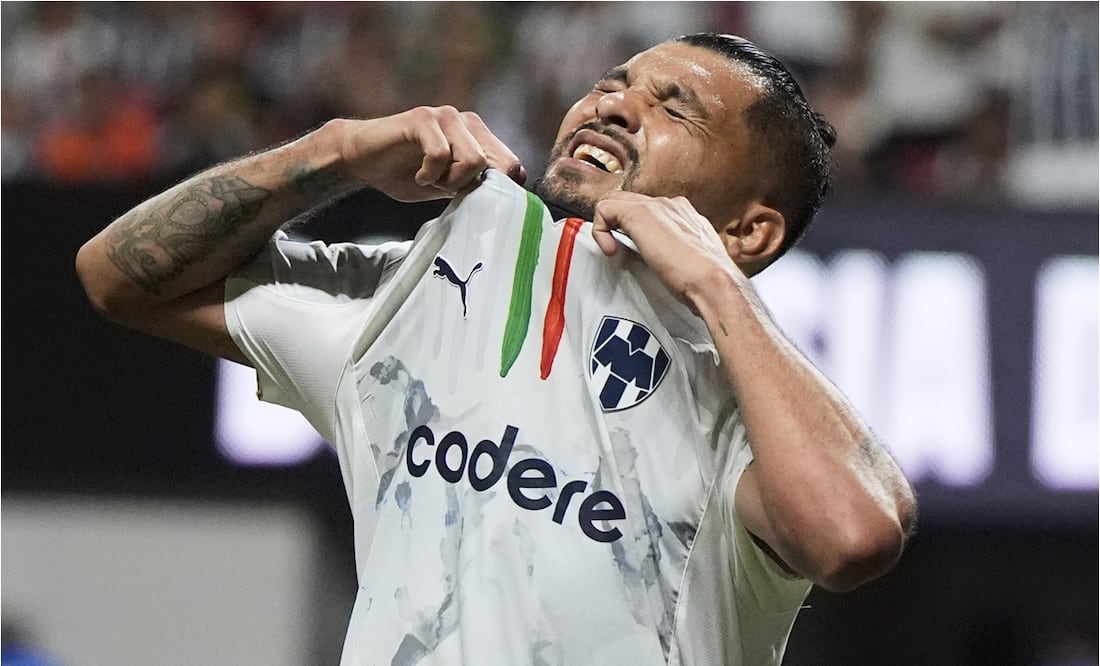 FOTO: AP - Fanáticos argentinos se burlan de la eliminación de Monterrey