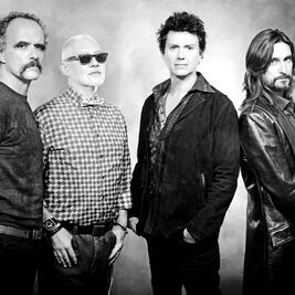 Caifanes, del relajo a la fama y el orden