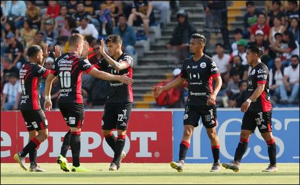 Con un jugador menos, Lobos BUAP derrota a los Pumas