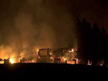  Aumenta número de muertos por incendios en California 