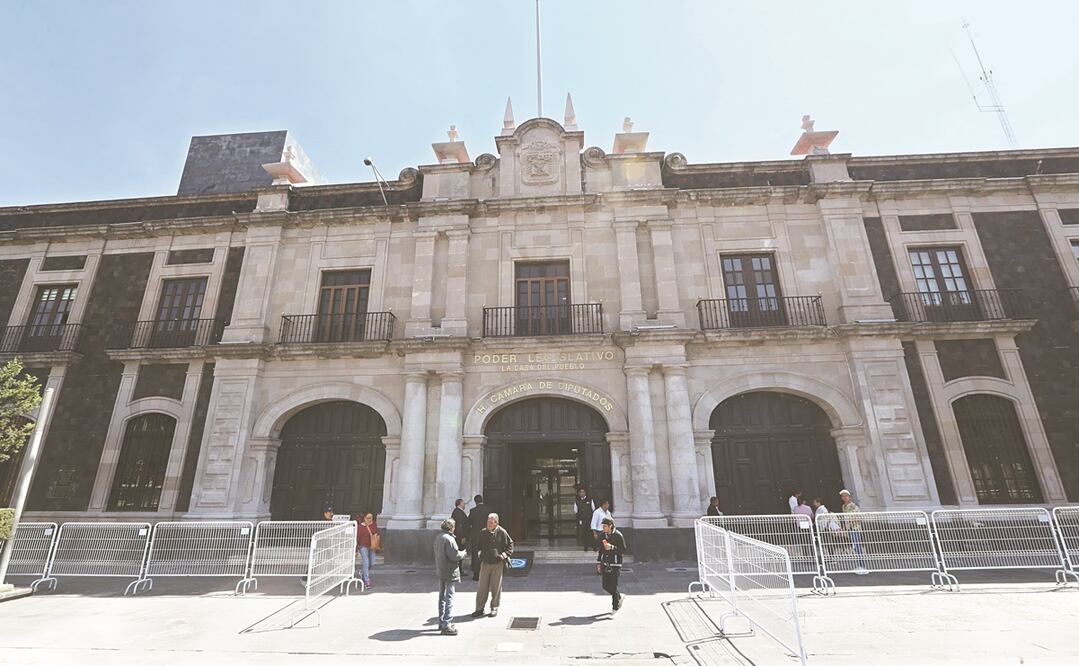 La medida supone un ahorro de mil 500 mdp, según Morena. Foto: ARCHIVO EL UNIVERSAL