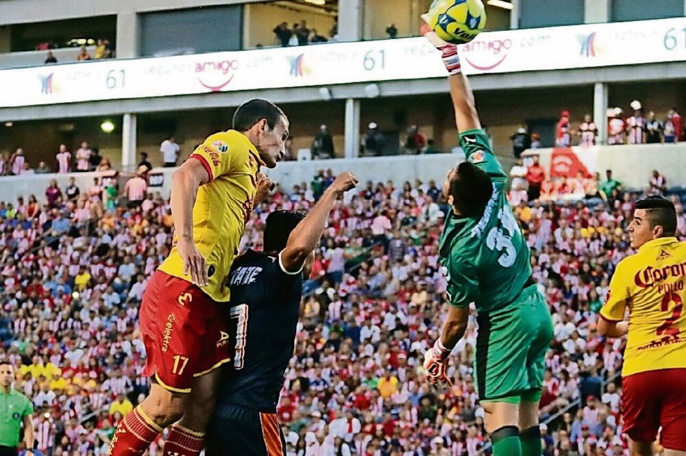 Morelia impide a Chivas sumar su primer triunfo en pretemporada (TWITTER)