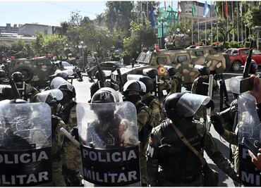 Exministro boliviano en EU tilda de "autogolpe" los hechos en Bolivia