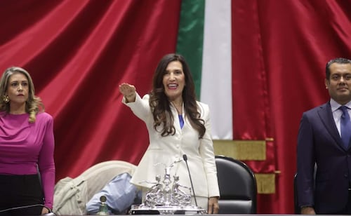 Reconocen labor de Kenia López como presidenta de la Cámara de Diputados; cargo será renovado el 1 de septiembre