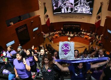 VIDEO Mujeres dan la espalda a Fernández Noroña en declaratoria de Ley 3 de 3 contra la violencia
