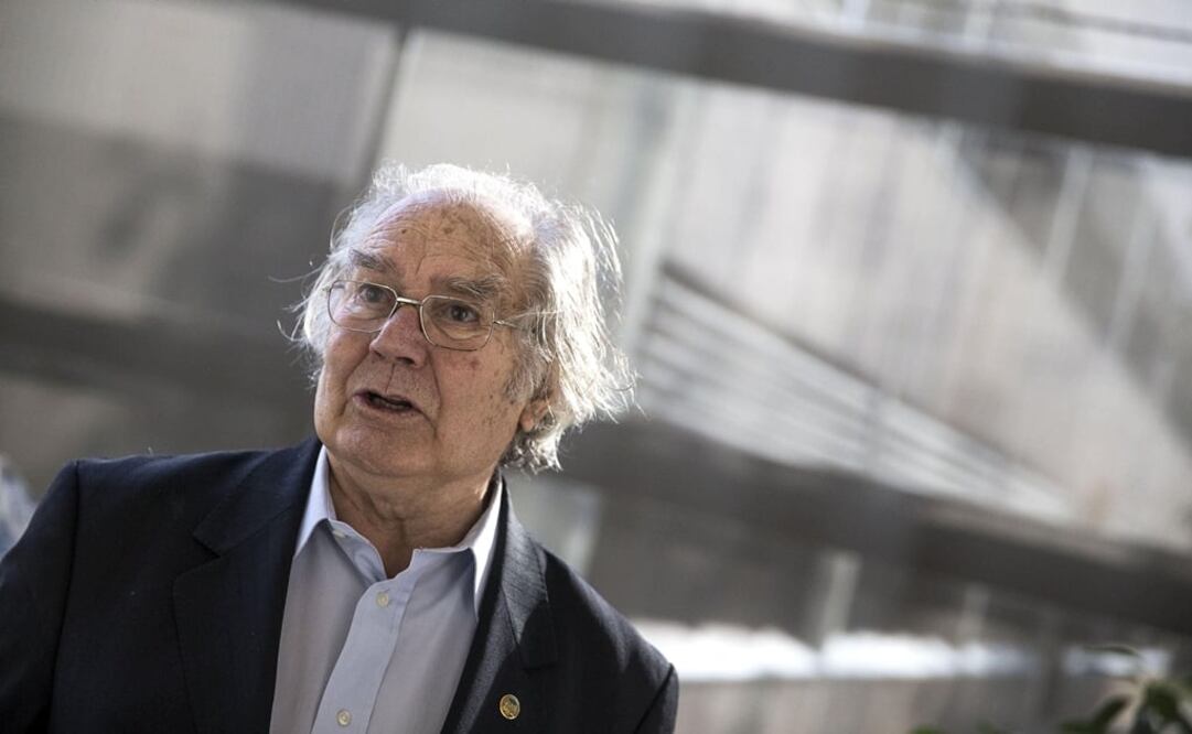 Adolfo Pérez Esquivel estuvo presente en la firma del acuerdo para la creación de la Casa Museo de los Premios Nobel. Foto: EFE
