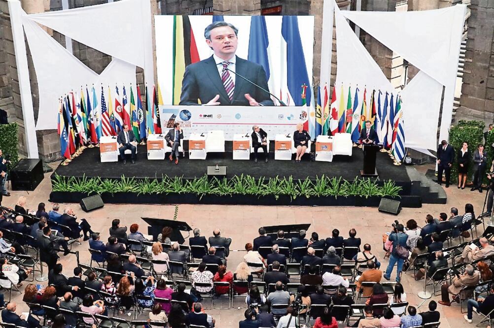 Durante la clausura del Séptimo Foro de la Democracia Latinoamericana, organizado por el Instituto Nacional Electoral y la Organización de Estados Americanos, el titular de la SEP, Aurelio Nuño, dijo que México debe formar niños felices(TOMADA DE TWITTER)
