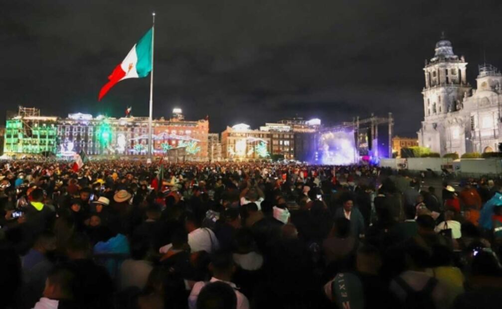 Grito de Independencia en el Zócalo capitalino, minuto a minuto 