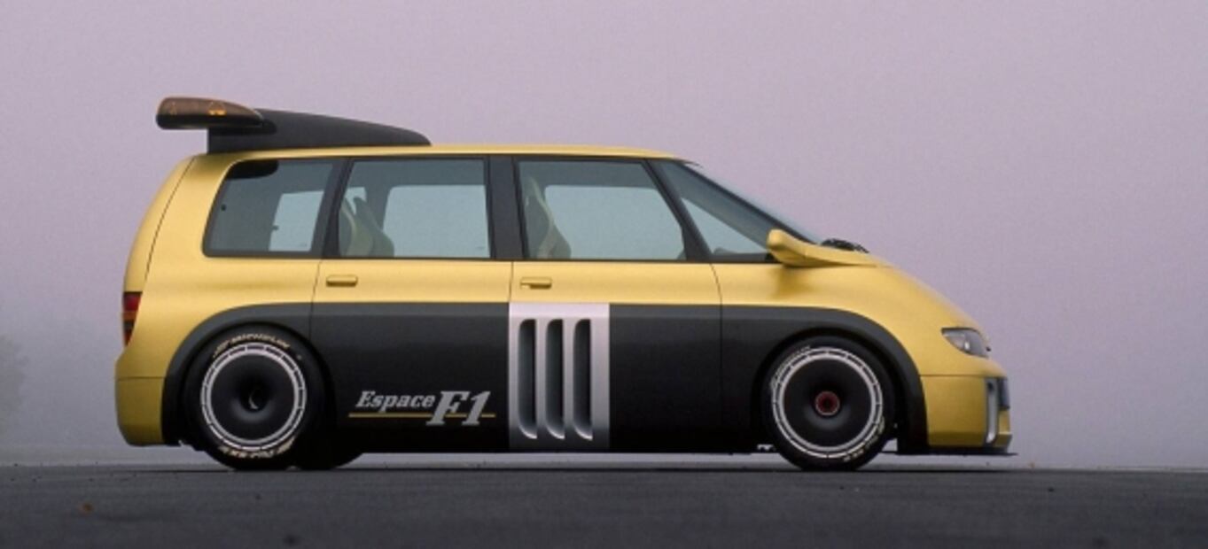 La curiosa historia de la minivan más rápida del mundo