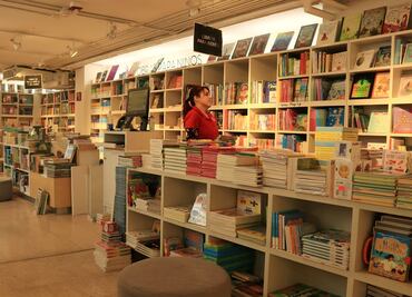 Abren, con venta a través de ventanilla, 22 librerías del FCE y Educal