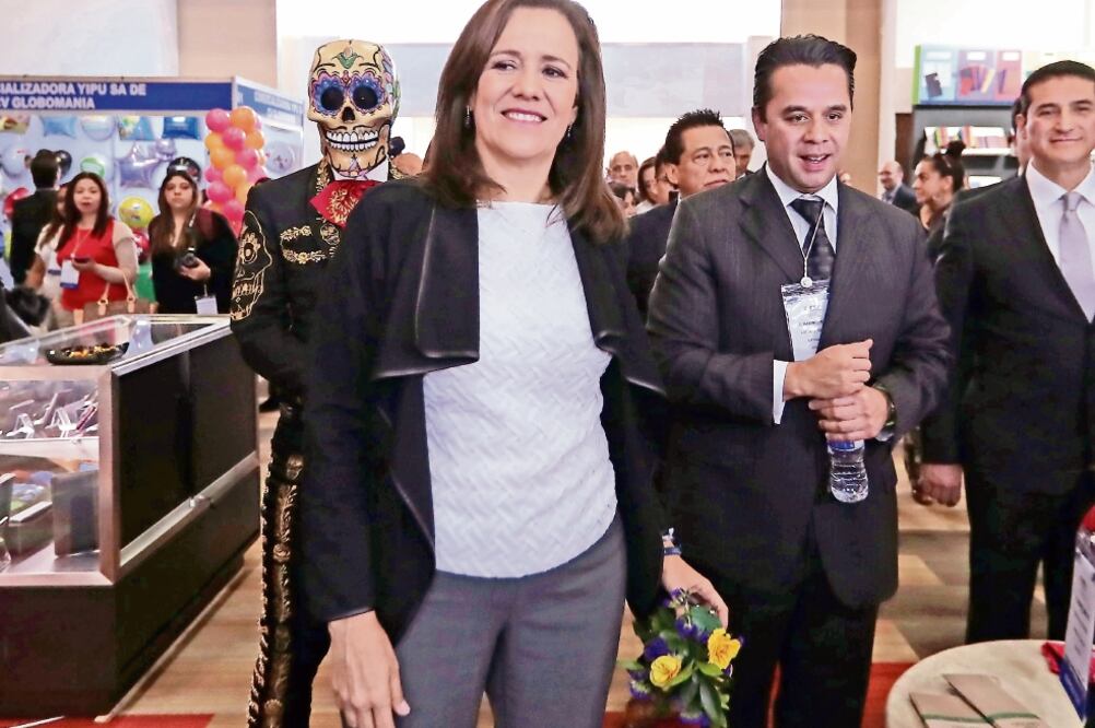 Al inaugurar la Expo Promocionales, Zavala dijo que el problema de narcomenudeo en CU no es sólo de la UNAM, sino del país (ALEJANDRO ACOSTA. EL UNIVERSAL)