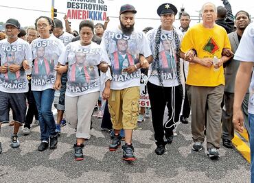 Recuerdan en Ferguson muerte de Brown