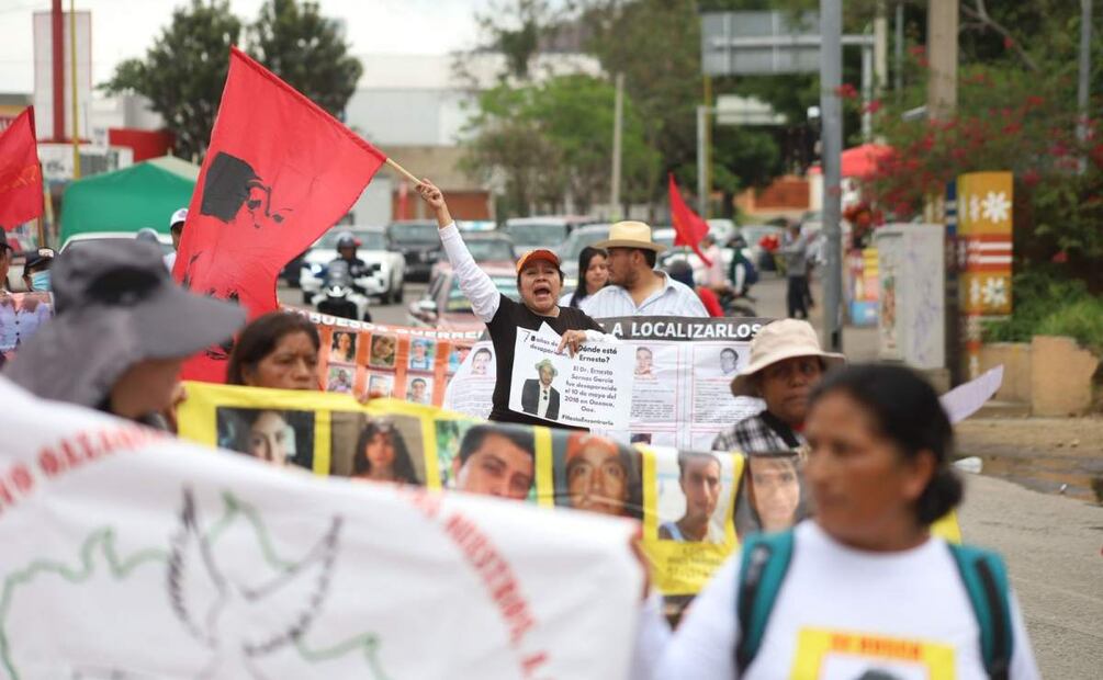 Madres integrantes de colectivos de búsqueda marcharon en la ciudad de Oaxaca este 10 mayo (10/05/2025). Foto: Especial