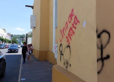 Iglesia de Tlaxcala ofrece evangelización tras pintas durante el 8M; no habrá acciones legales contra las manifestantes