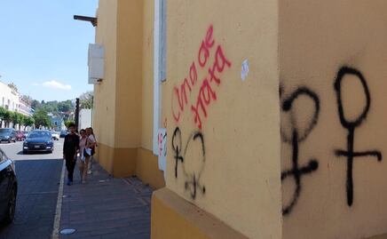 Iglesia de Tlaxcala ofrece evangelización tras pintas durante el 8M; no habrá acciones legales contra las manifestantes