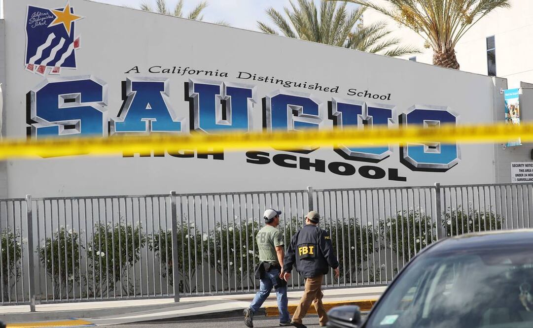 El tiroteo se reportó en la secundaria Saugus (Foto: AFP)