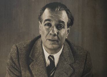 Exhiben manuscritos inéditos de Borges