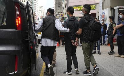 Policía de Hong Kong detiene a artistas en vísperas del 34º aniversario de Tiananmen