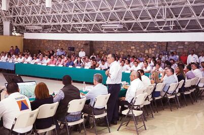 Entregan más de 170 mdp en apoyo a productores 