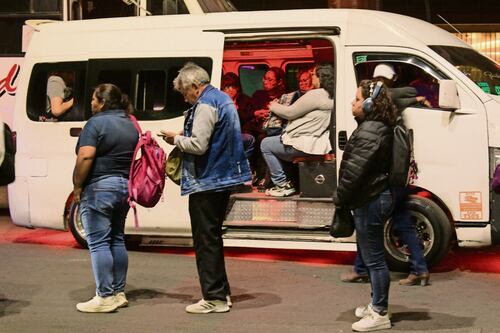 Viven un calvario diario en los traslados en el poniente