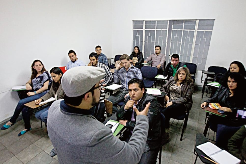 Aspirantes a una especialización afirman que en varias ocasiones, en el plan de estudios, se ofrecen prácticas que no son posibles con la tecnología que hay en México (YADÍN XOLALPA. EL UNIVERSAL))