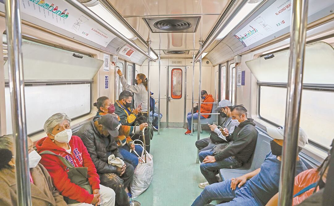En un recorrido por las líneas 4, 5 y 6 se observó que ninguno de los trenes iba lleno. Foto: Diego Simón. EL UNIVERSAL