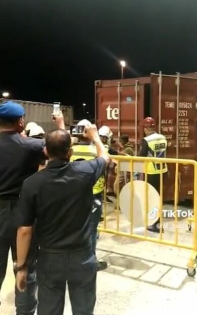 VIDEO: Niño juega a las escondidas y aparece en otro país