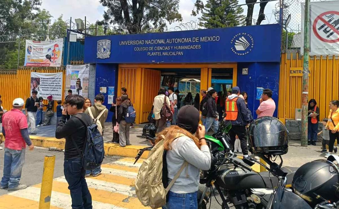 Refuerzan seguridad en CCH Naucalpan tras amenaza de atentado; aplican revisión aleatoria de mochilas.
Foto: Especial.