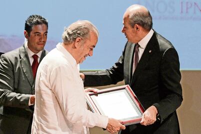 El Politécnico reconoce la trayectoria de Óscar Chávez