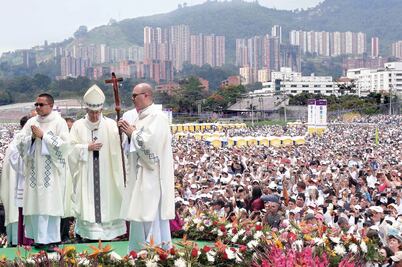 Papa Francisco fustiga la corrupción en Iglesia católica 