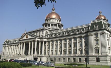 Condenan a escritora por una novela de porno gay