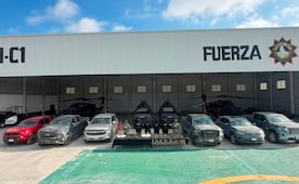 Comando huye y abandona arsenal durante operativo en Parás, Nuevo León; entre lo asegurado hay seis camionetas,  cinco con placas de Texas