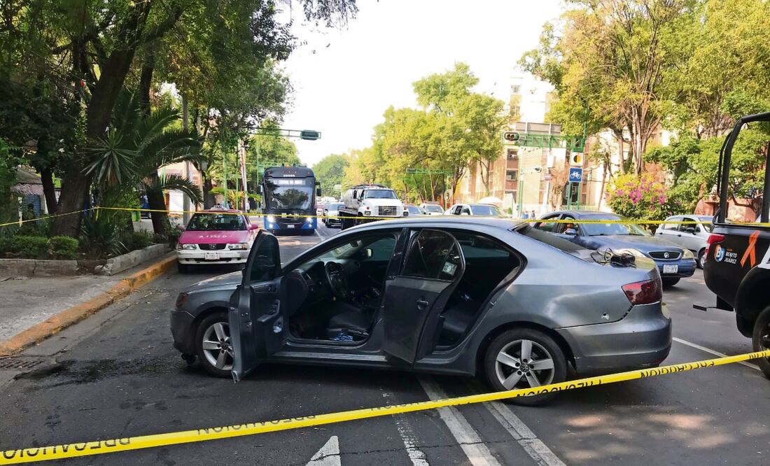 Los secuestradores intentaron huir en un auto al percatarse de la presencia policial y se desató una persecución.