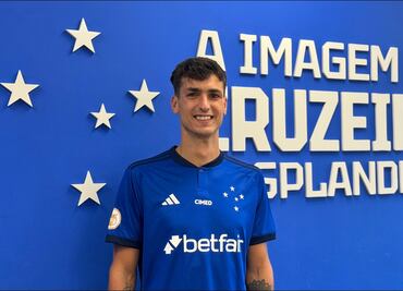 Juan Ignacio Dinenno es presentado oficialmente con su nuevo equipo tras salir de Pumas