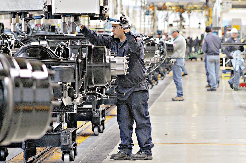 México necesita una política industrial activa, integral e incluyente, que eleve la competitividad de las pequeñas y medianas empresas, dice la Concamin (ARCHIVO EL UNIVERSAL)