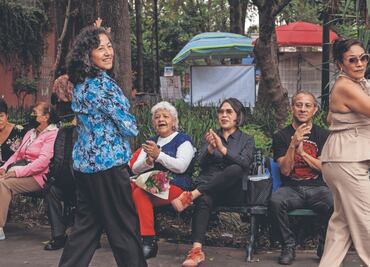 Celebran el 10 de mayo en restaurantes y parques de Coyoacán