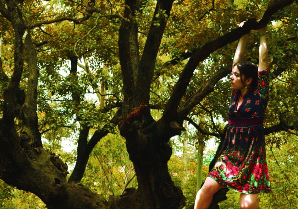 Dora Juárez Kiczkovsky, artista, cuenta con dos álbumes de estudio; “Cantos para una diáspora" y “Planeta ballena”.
Foto: Dora Juárez Kiczkovsky, cortesía.