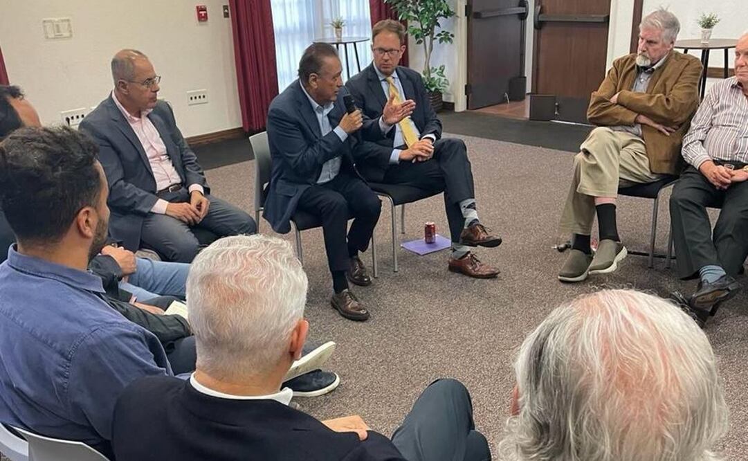 El candidato al Senado de la República, Manlio Fabio Beltrones Rivera, condenó la irrupción de la embajada mexicana en Ecuador. Foto: especial