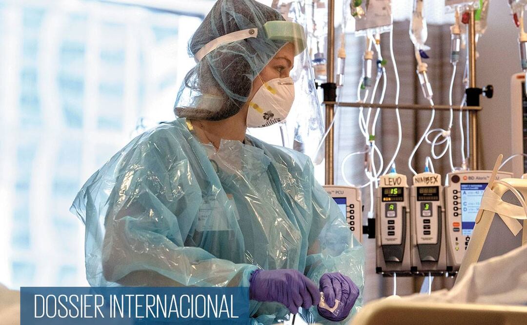 Una enfermera en el Hospital Northwestern Memorial, en Chicago. Los médicos realizaron un trasplante de doble pulmón a una paciente con Covid-19, el pasado jueves. Foto: AFP