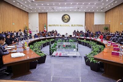 ¿Que sí y que no podrán hacer las y los candidatos en intercampaña? INE difunde reglas