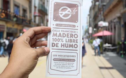 Esta es la multa para quien fume en la calle de Madero de la CDMX