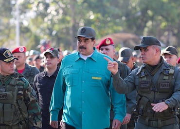 "Traidores nunca, leales siempre", dice Maduro en ejercicios militares en Venezuela