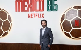 Diego Luna y José Ramón Fernández reciben "paliza" del "Hooligan" durante grabación de "México 86"