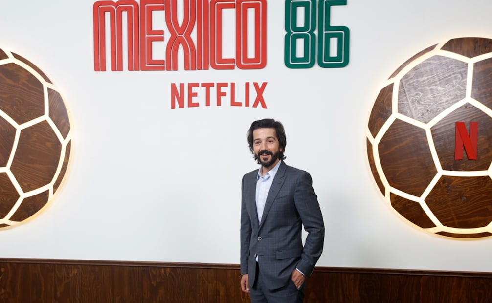 El cineasta y actor méxicano Diego Luna posa durante la alfombra roja de la película "México 86" este jueves, en Ciudad de México.
EFE/ Sáshenka Gutiérrez.