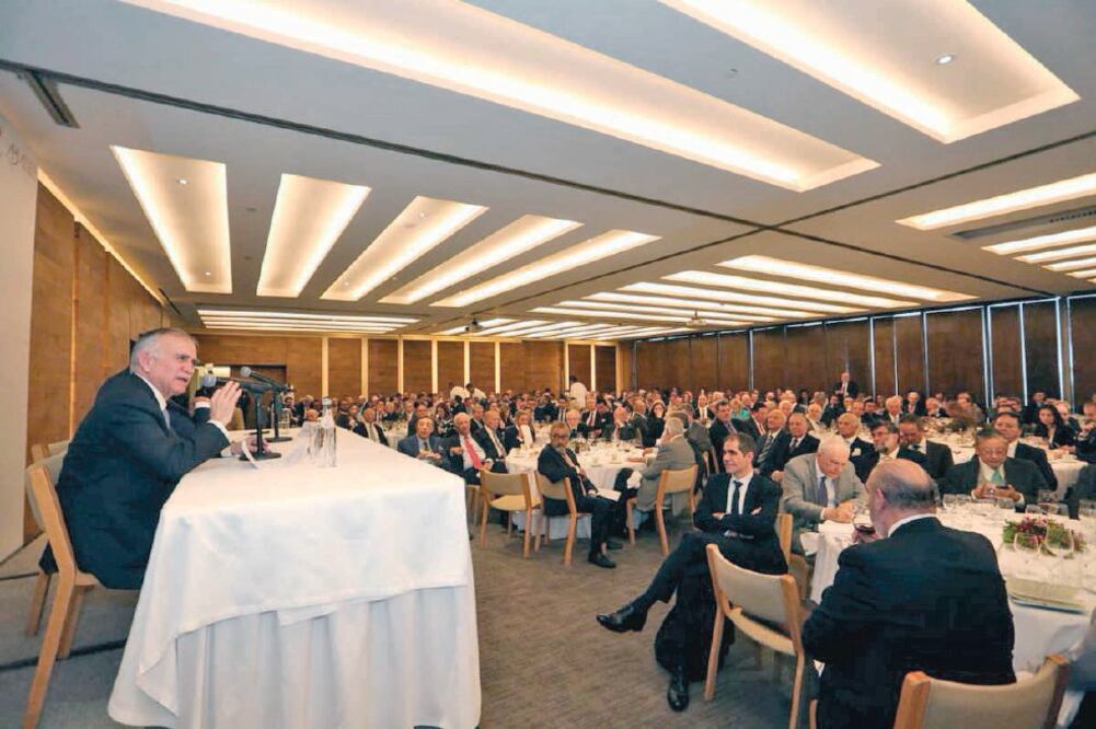 El jefe de la Oficina de la Presidencia, Alfonso Romo, dijo que la confianza de los mercados se recupera tras la cancelación del aeropuerto en Texcoco. Foto: TOMADA DE TWITTER